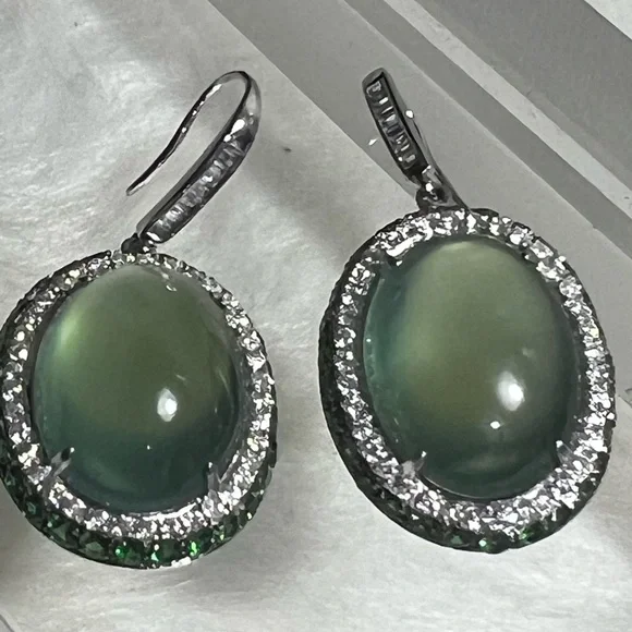 Vintage 18K white gold, Prehnite & Diamond.🤍💚 - Picture 10 of 16